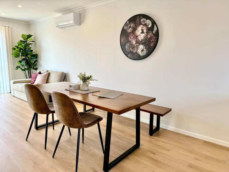 Henderson - 4-Bedrooms Home Auckland Esterno foto